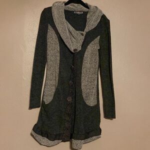 The Pyramid Collection Cardigan Small Gray Mixed Media Button Front